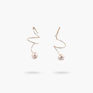 Amare Weaar Ivory Freshwater Pearl Earring