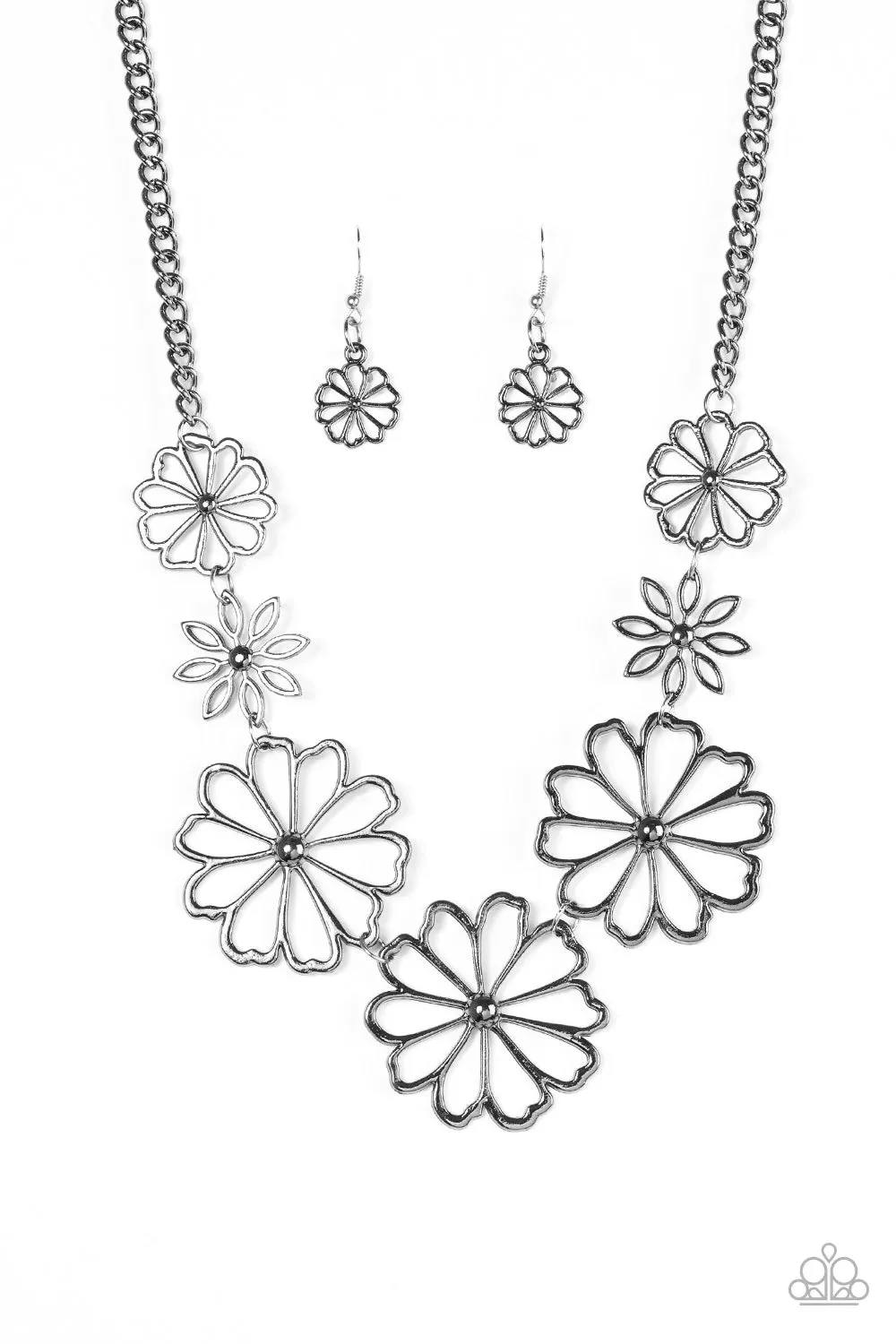 Paparazzi Necklace ~ Blooming With Beauty - Black